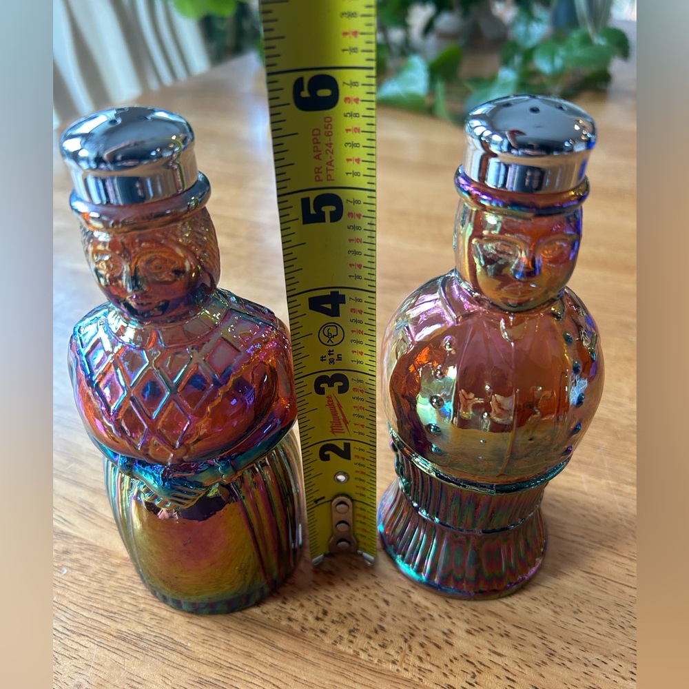 Vintage Carnival Glass Salt & Pepper Shakers - Picture 4 of 10